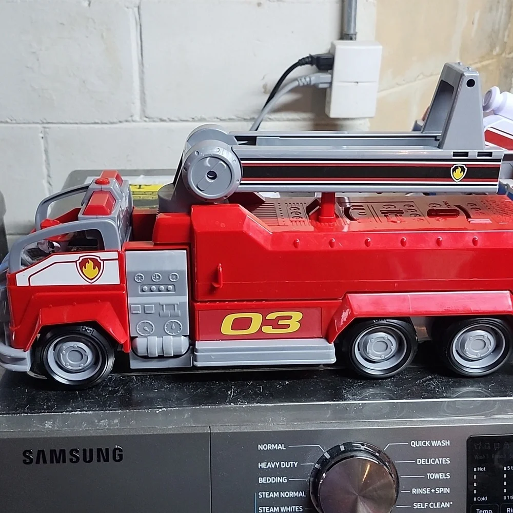 🚒LIKE NEW!🐾PAW PATROL Red Fire Truck Toy w/Marshall Pup - Picture 8 of 16